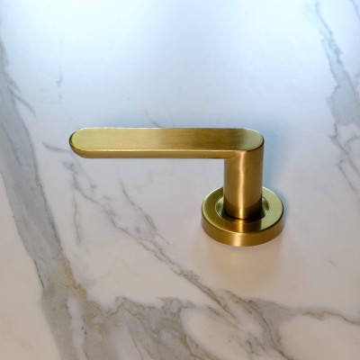 Brushed Brass Door Handles To Match Brass Features Lemaar   Brushed Brass Door Handle Belize Lemaar  ResizedImageWzQwMCw0MDBd.JPG